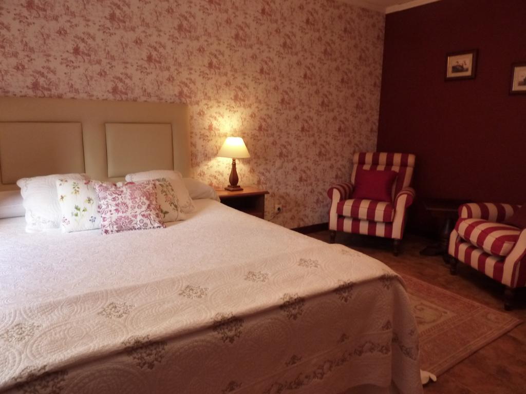 Aire De Ruesga Hotel Phòng bức ảnh